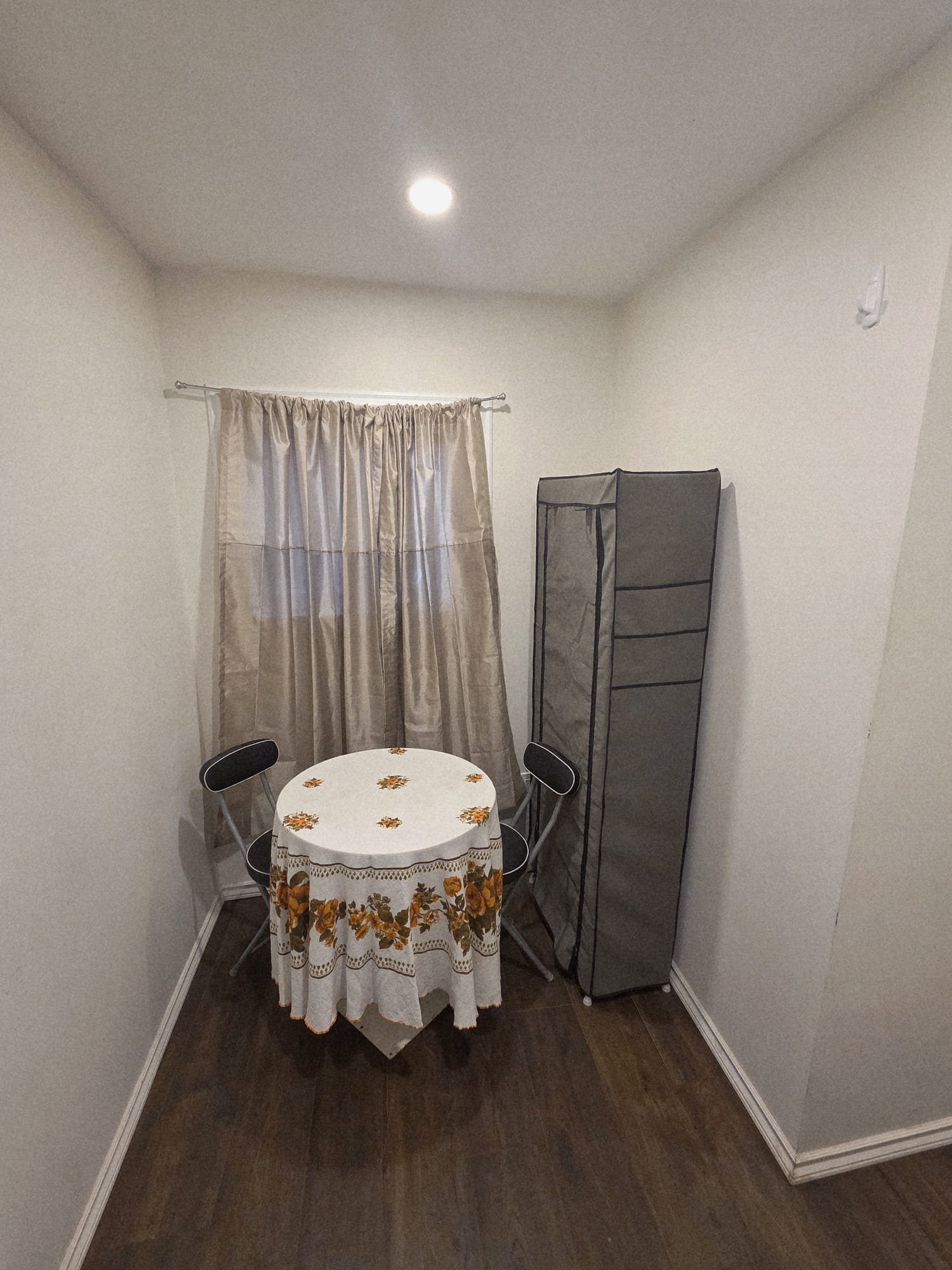 Se alquila cuarto independiente de 2 ambientes con baño privado