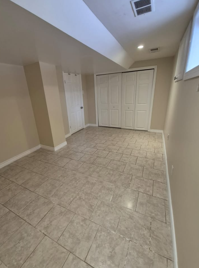 Apartamento de 1 Habitación en Basement para Renta