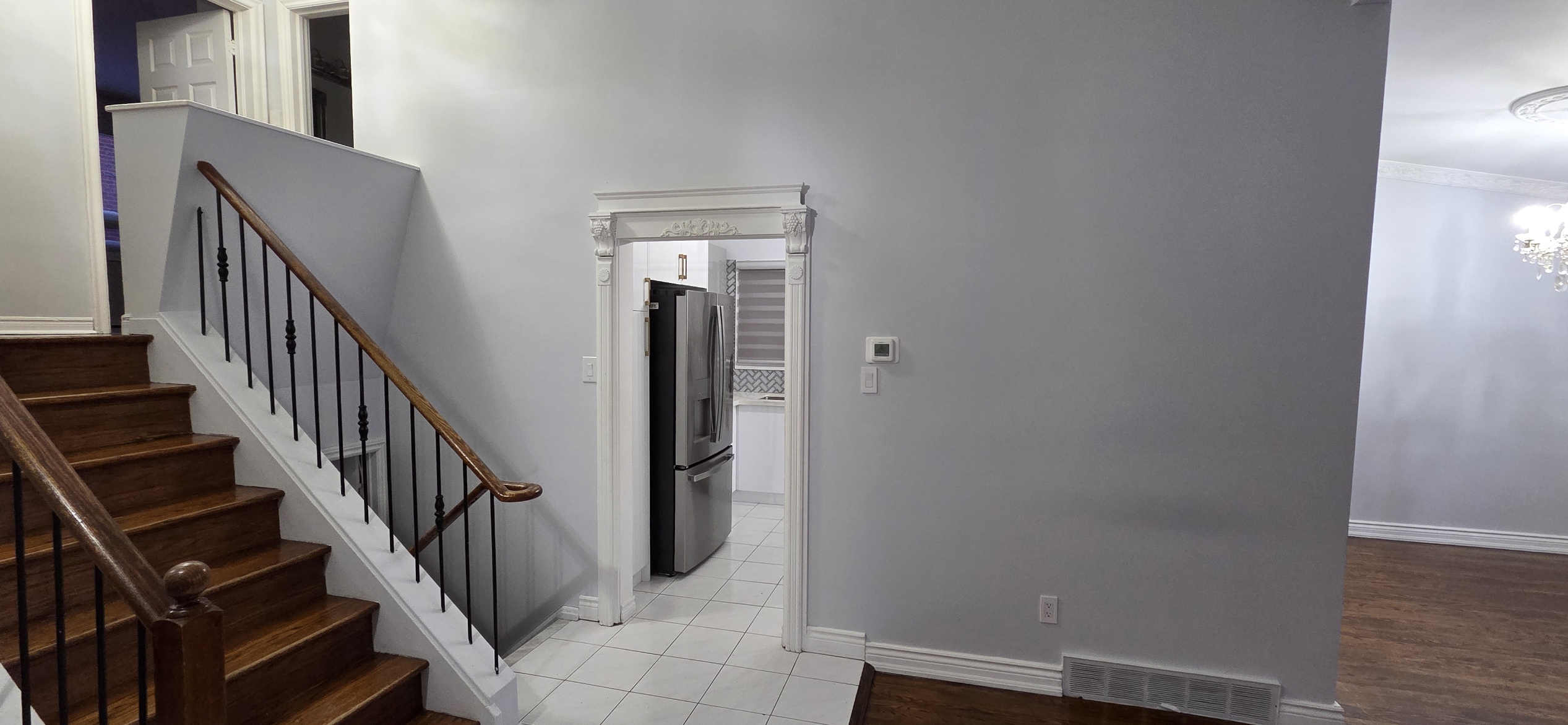 Casa 3 Habitaciones en Planta Principal – | Albion & Islington | 2 Estacionamientos