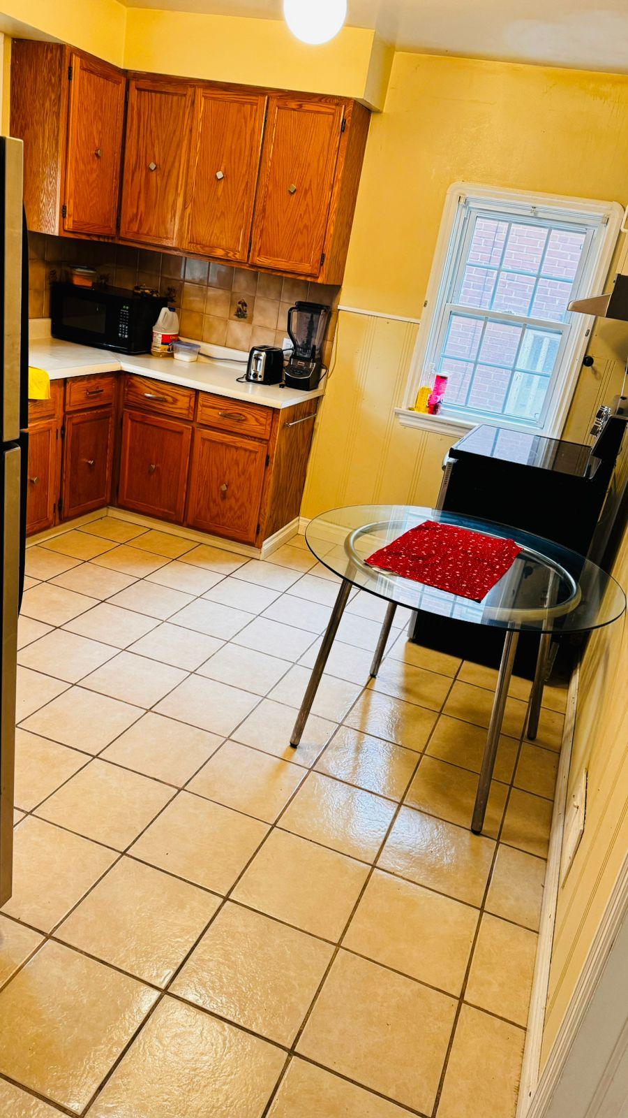 OFREZCO Yonge-Sheppard Casa amueblada con primero y segundo pisos; 3️⃣Recámaras; 2️⃣baños completos