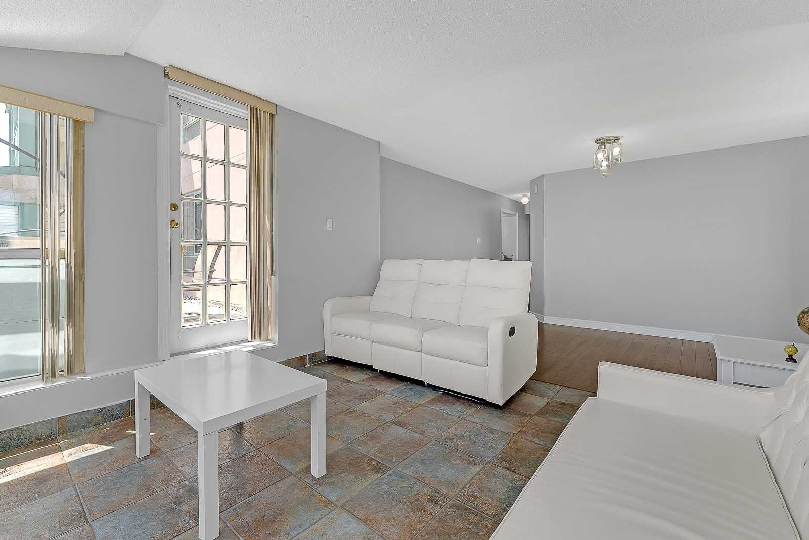 3 Habitaciones Disponible  en Etobicoke