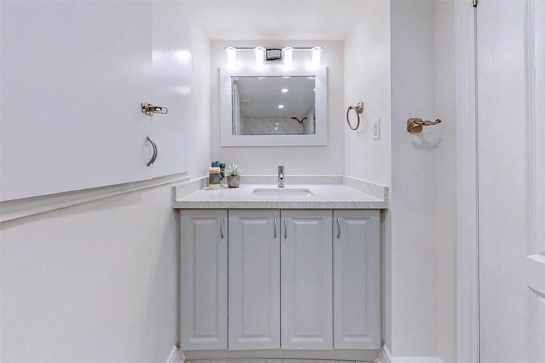 Apartamento en renta en OSHAWA – Espacioso, Privado y Listo para Mudarse