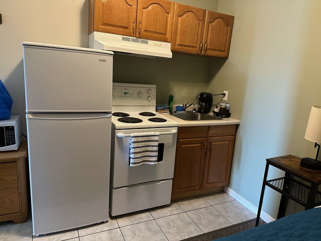 Renta Basement Keele and Eglinton West