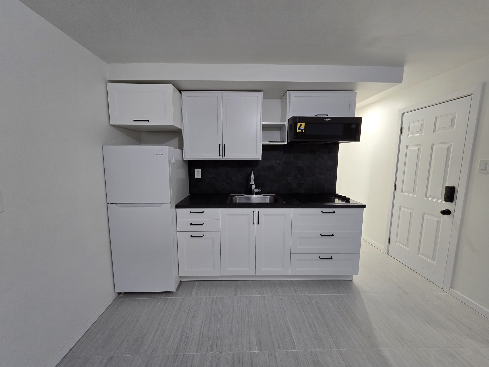 RENTO APARTAMENTO-WESTON Y BLACK CREEK