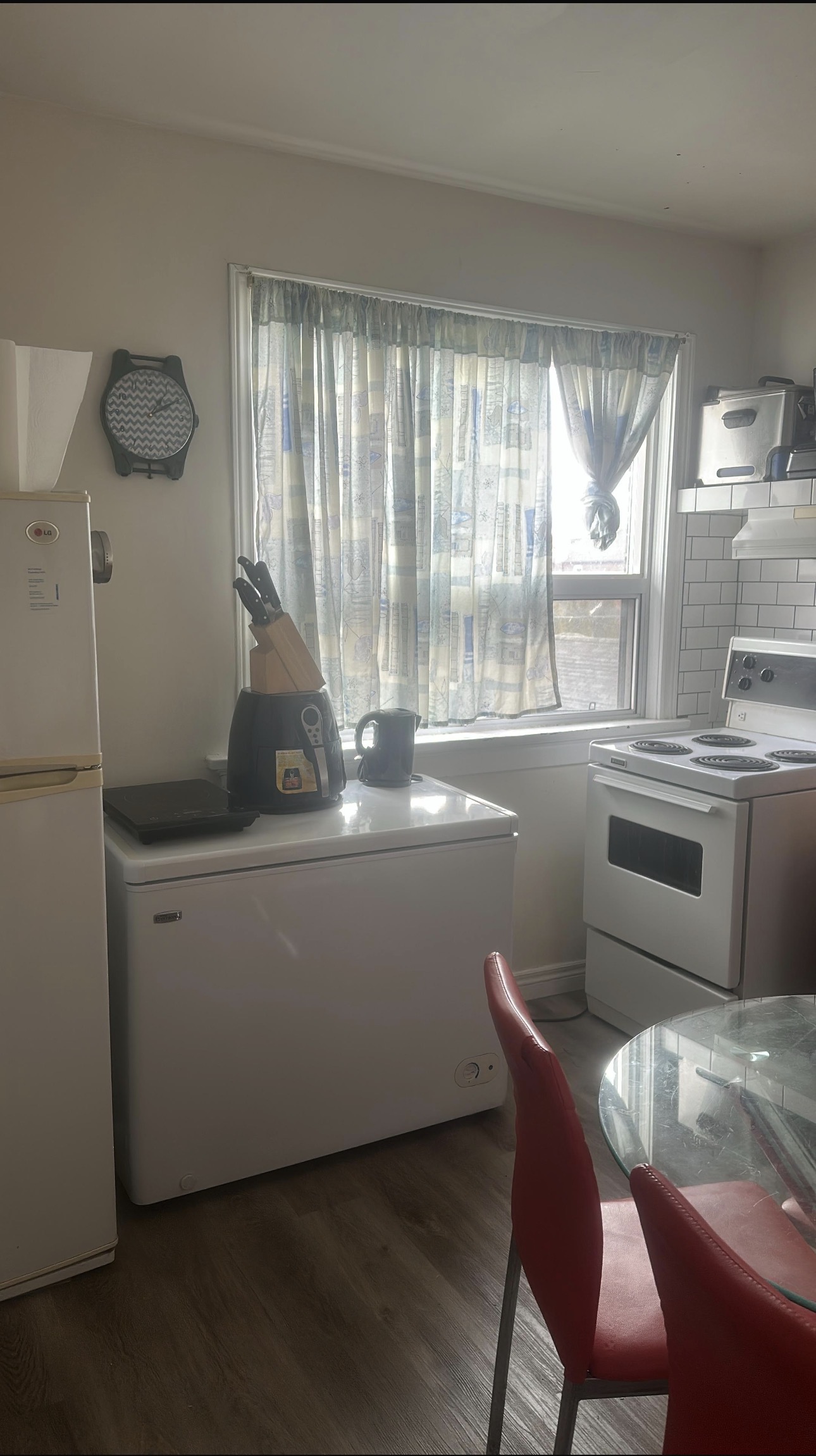 Cuarto para mujer, seguro y limpio