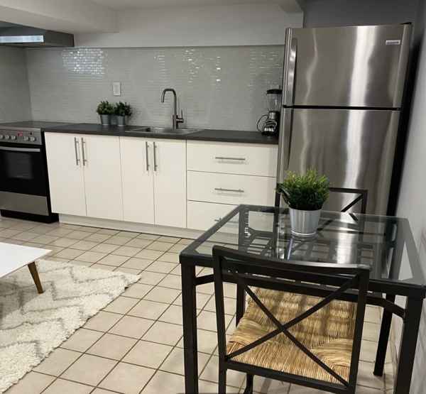 ✨ Hermoso bachelor en alquiler - ideal para pareja ✨  Totalmente renovado y amueblado