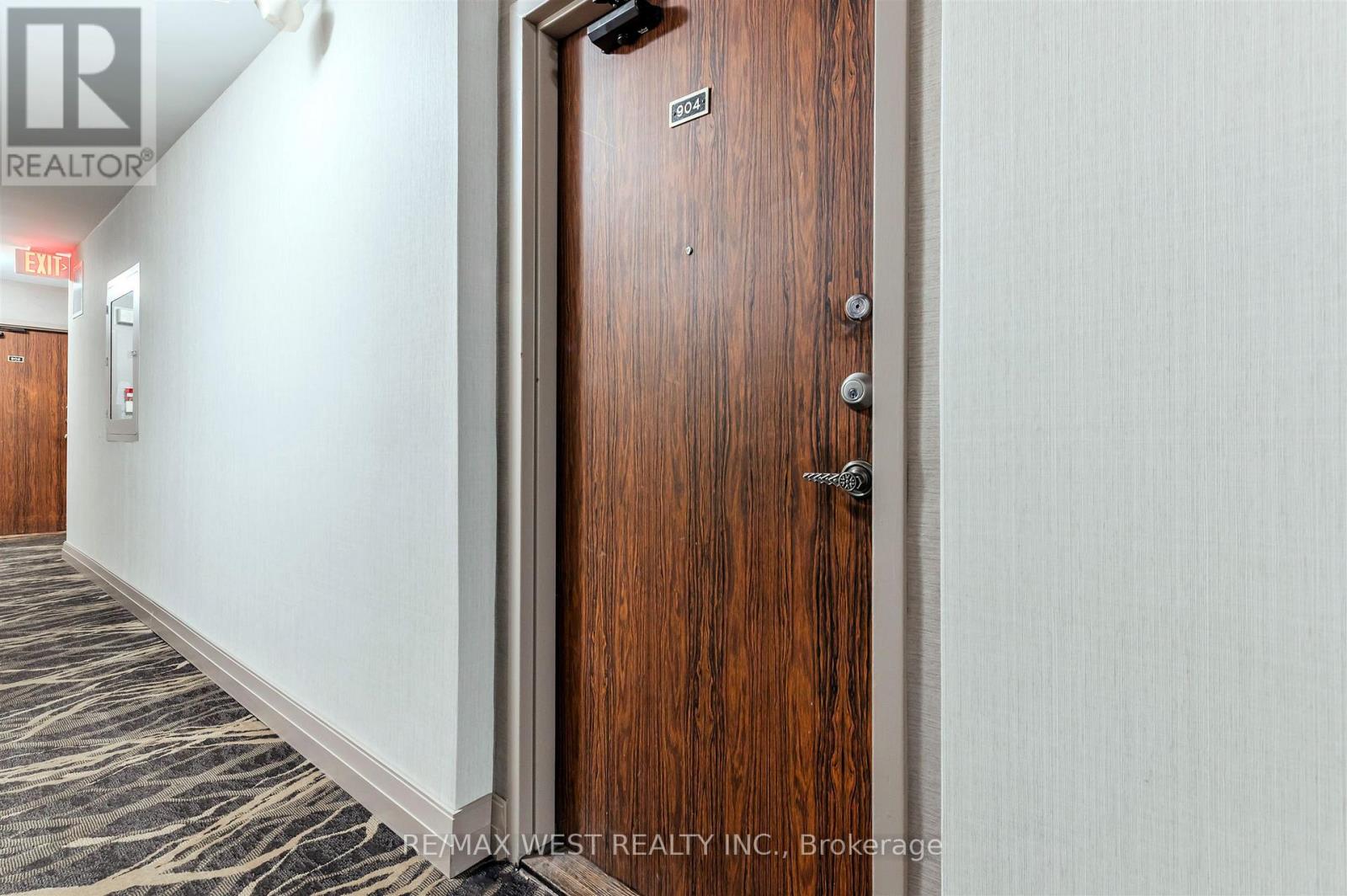 Amplio apartamento de 3 habitaciones cerca del Yorkdale Mall