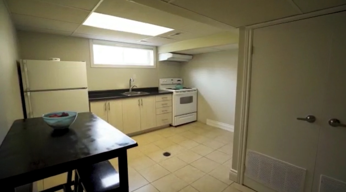Basement independiente Etobicoke