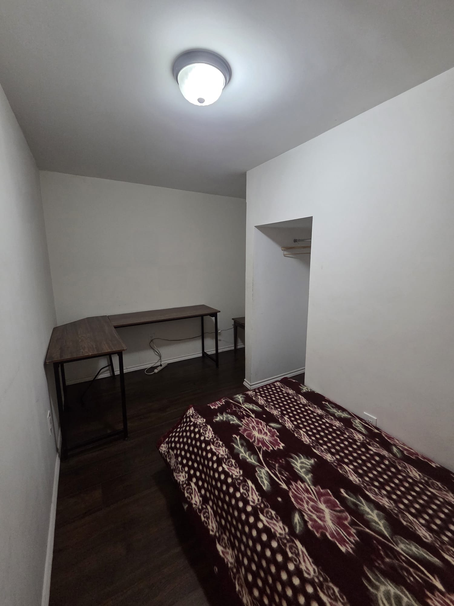 Se alquila cuarto independiente de 2 ambientes con baño privado