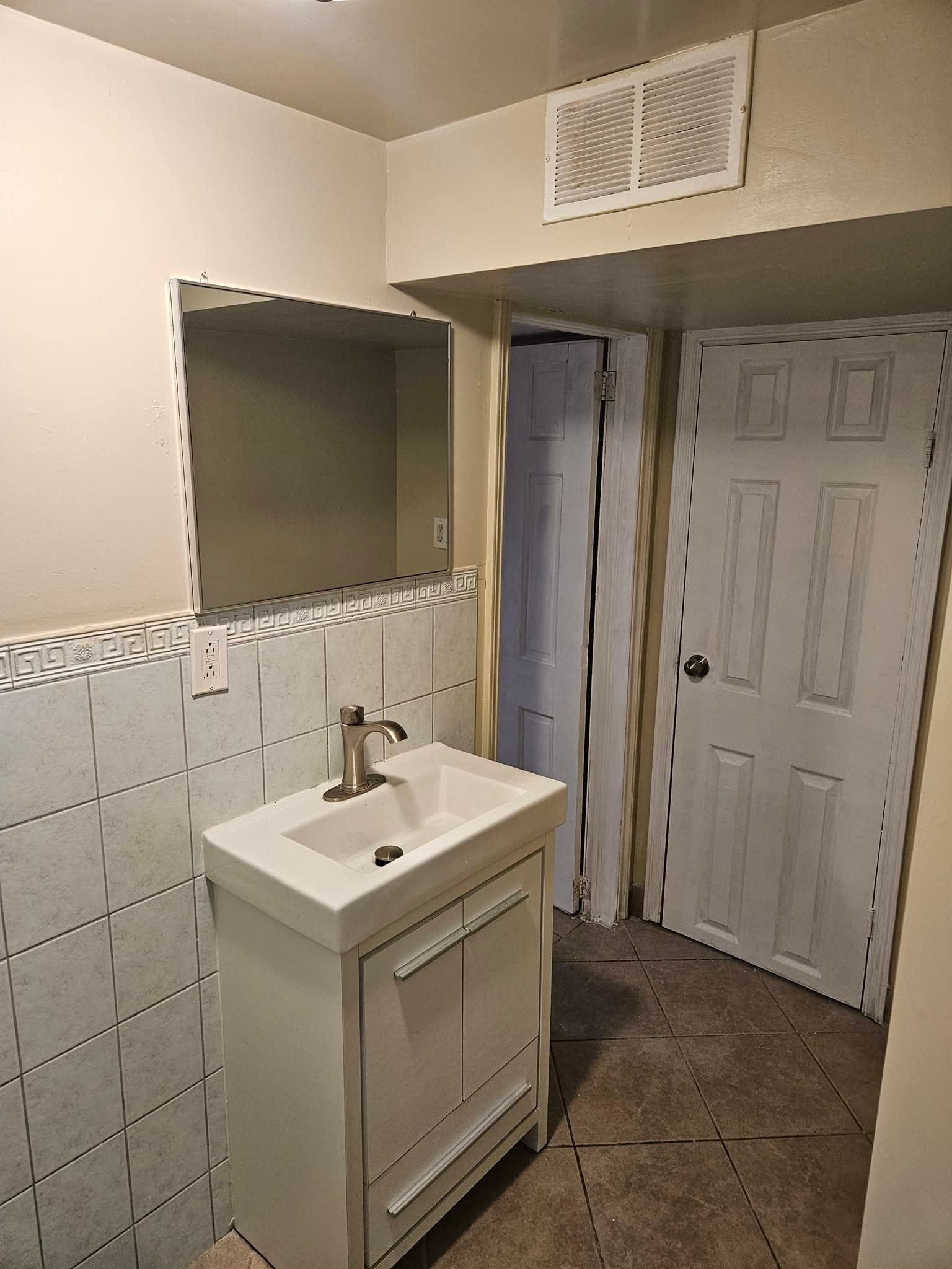 Rento basement completo