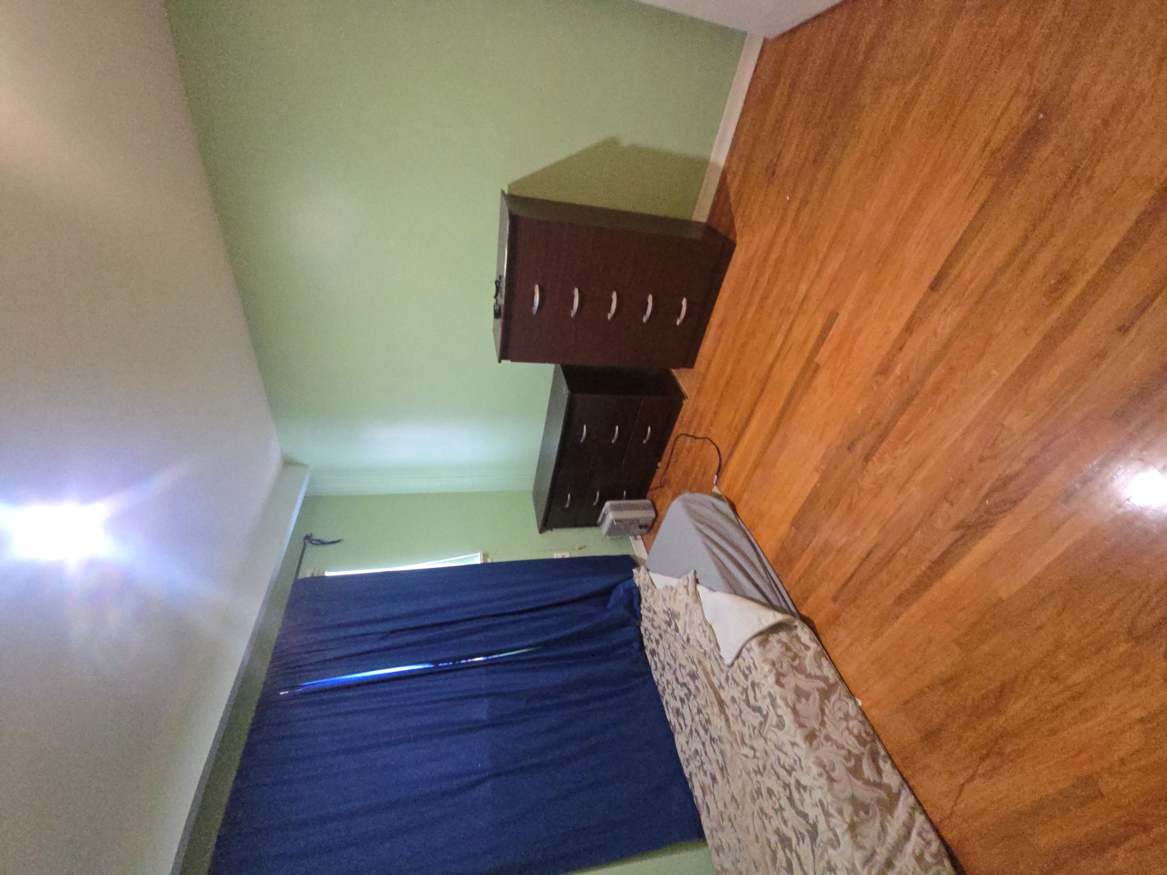 se renta habitacion zona de keele y sheppard