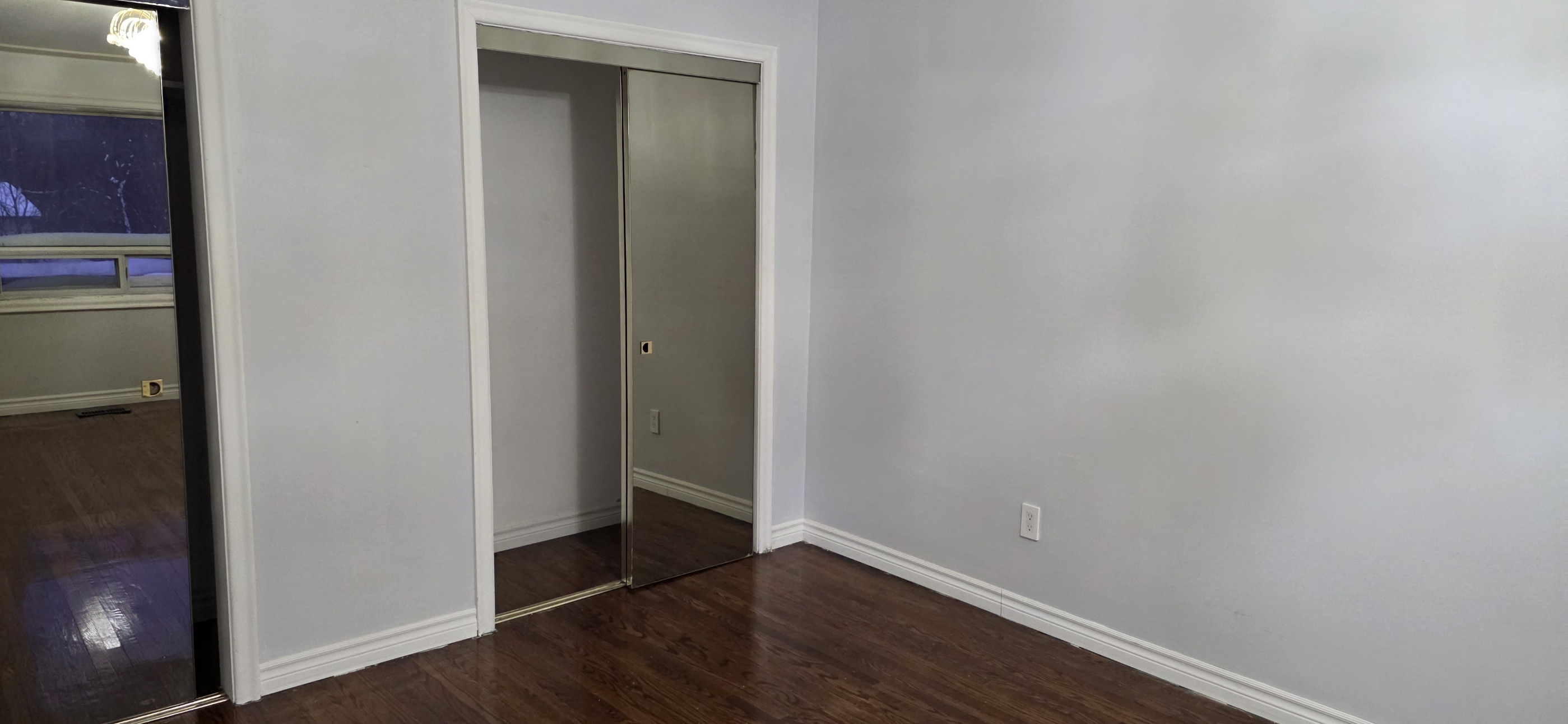 Casa 3 Habitaciones en Planta Principal – | Albion & Islington | 2 Estacionamientos