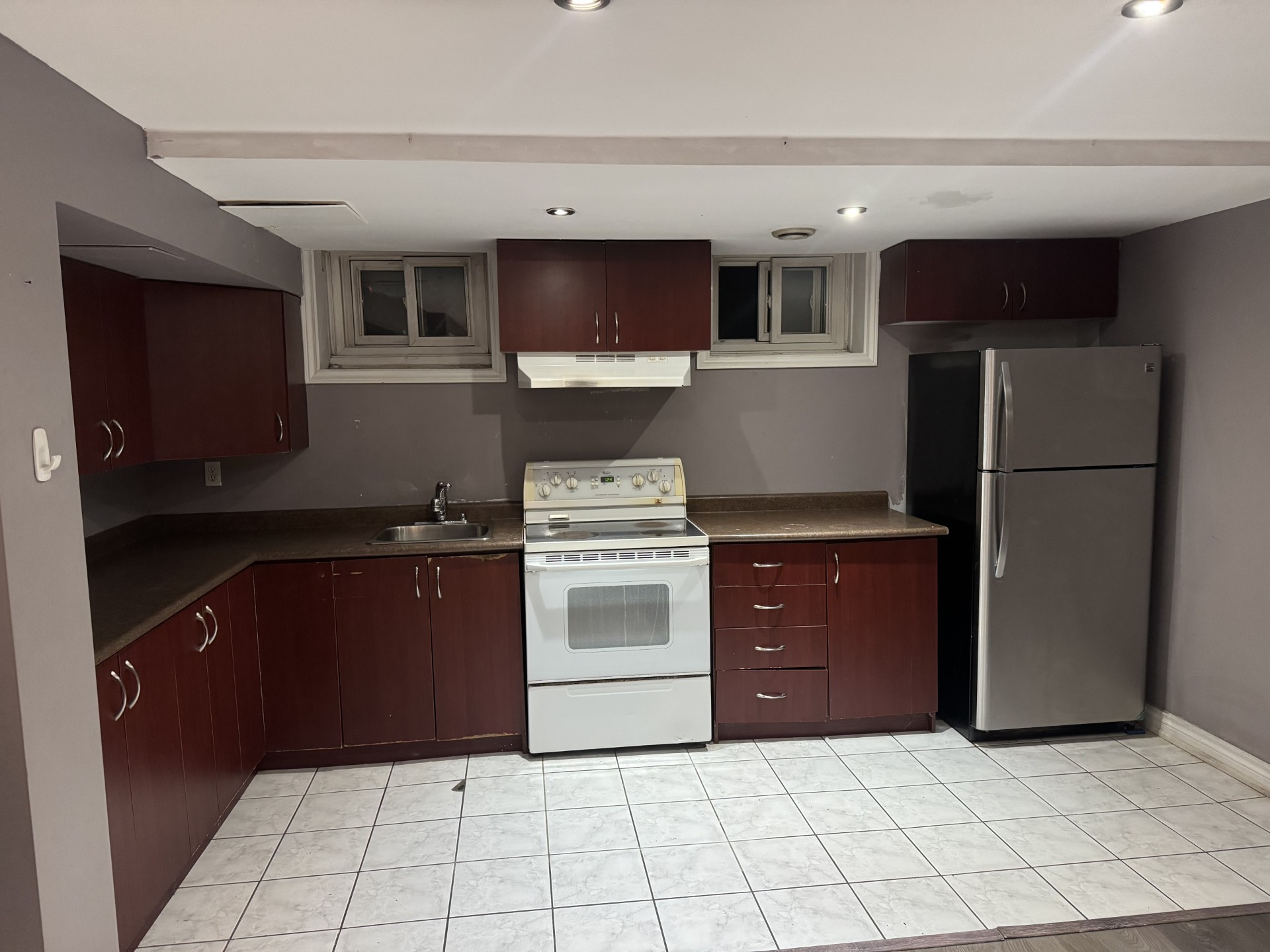 basement en renta north York
