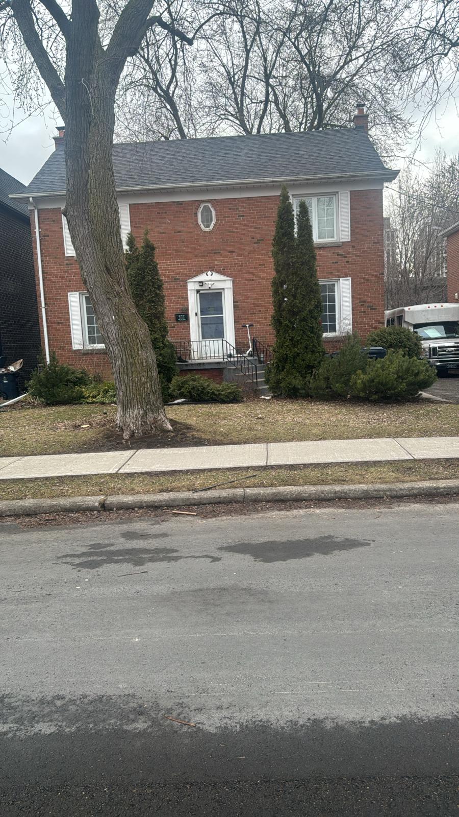 OFREZCO Yonge-Sheppard Casa amueblada con primero y segundo pisos; 3️⃣Recámaras; 2️⃣baños completos