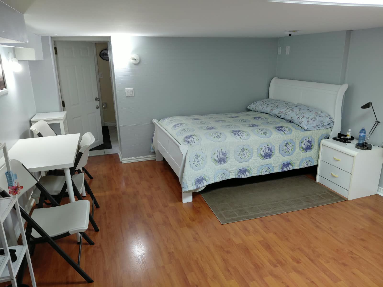 Basement de renta (Symington & Davenport)