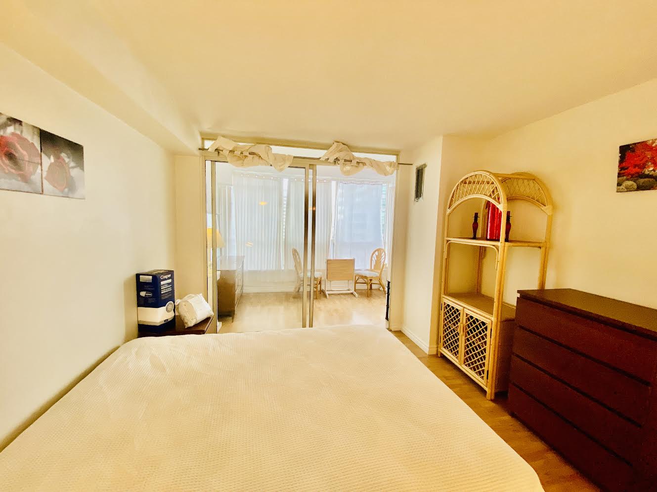 MISSISSAUGA CITY CENTRE: APARTAMENTO GRANDE CON TODAS LAS UTILIDADES INCLUIDAS.