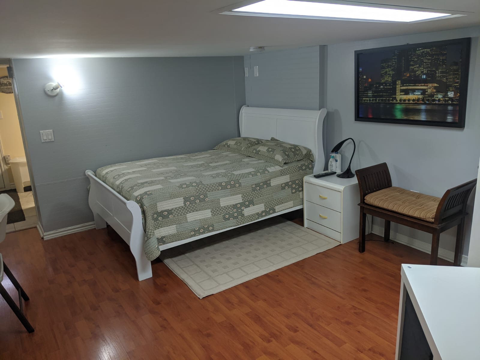 Rento Basement amoblado