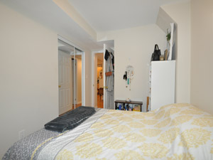 Departamento de 2 habitaciones disponible Sept. Ubicado en High Park a 3 minutes del Metro.
