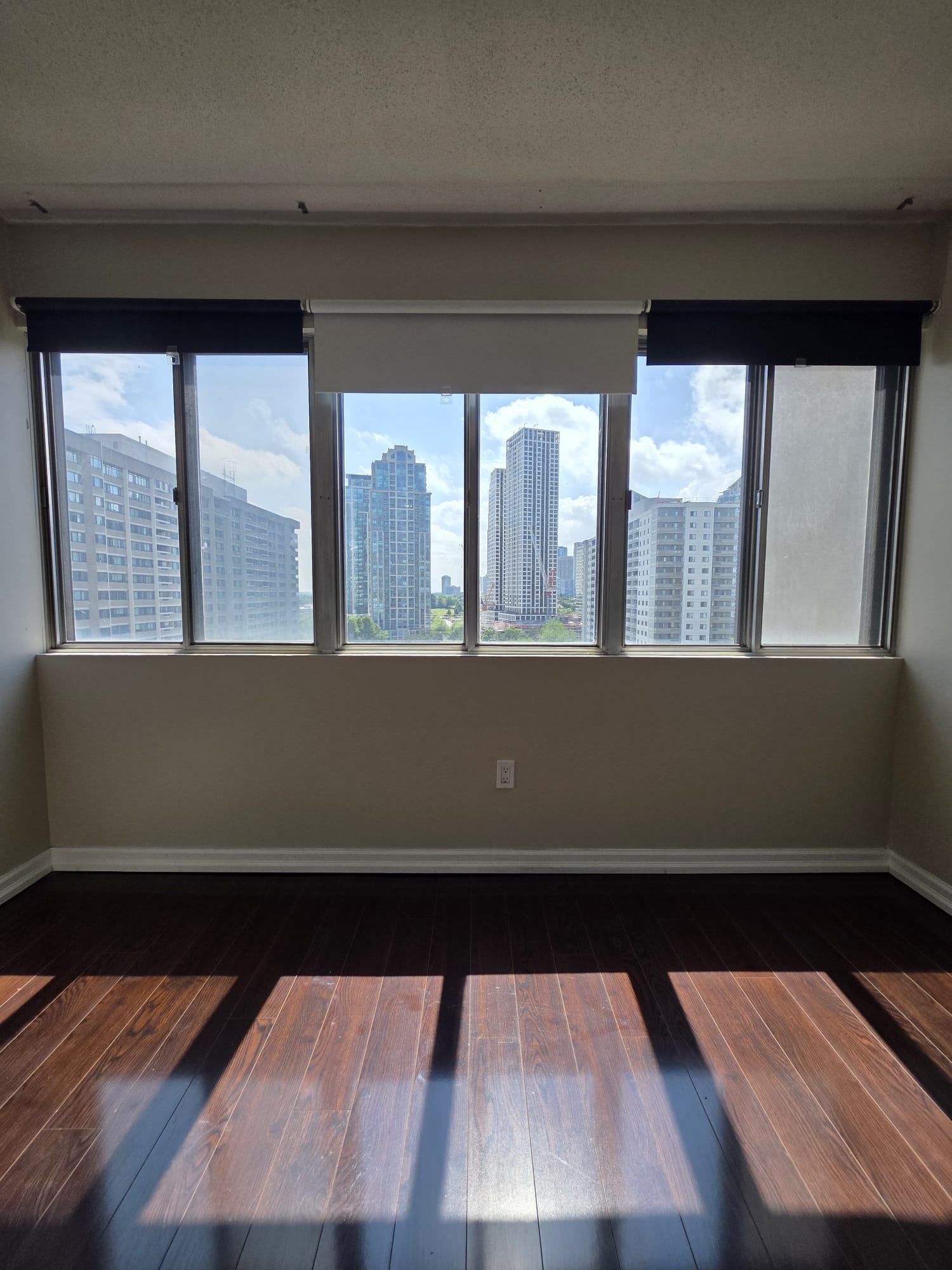 Habitacion Disponible | Downtown Mississauga