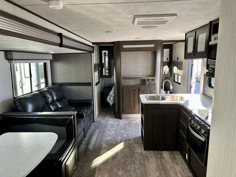 VENDO CASA  trailer