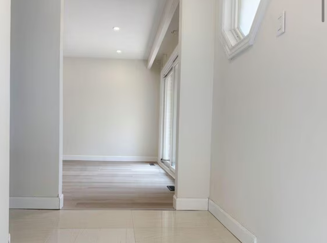 Preciosa casa de 3 dormitorios, renovaciones en toda la casa y 1 baño completo + 1 lavadora privada.