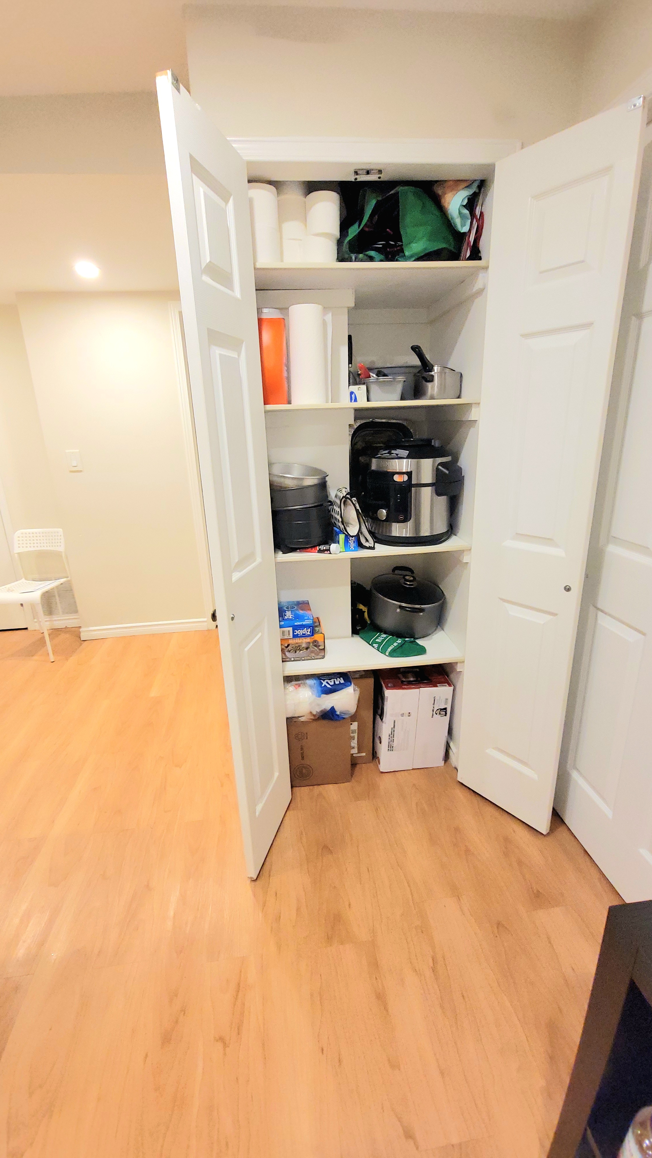 Departamento de 2 habitaciones disponible Sept. Ubicado en High Park a 3 minutes del Metro.