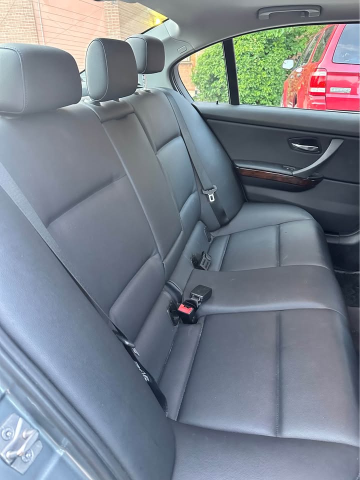 Se vende  2009 BMW 3 series