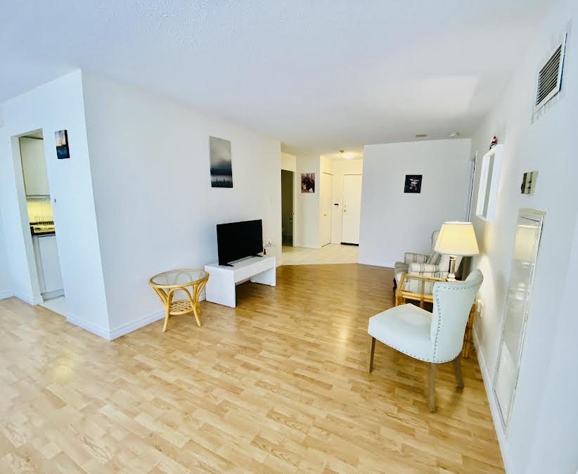MISSISSAUGA CITY CENTRE: APARTAMENTO GRANDE CON TODAS LAS UTILIDADES INCLUIDAS.