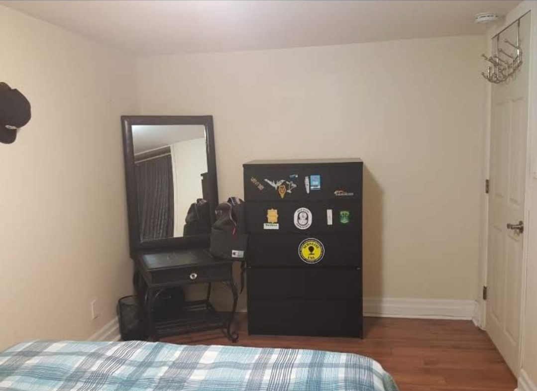 Ofrezco Rento Cuarto en Toronto