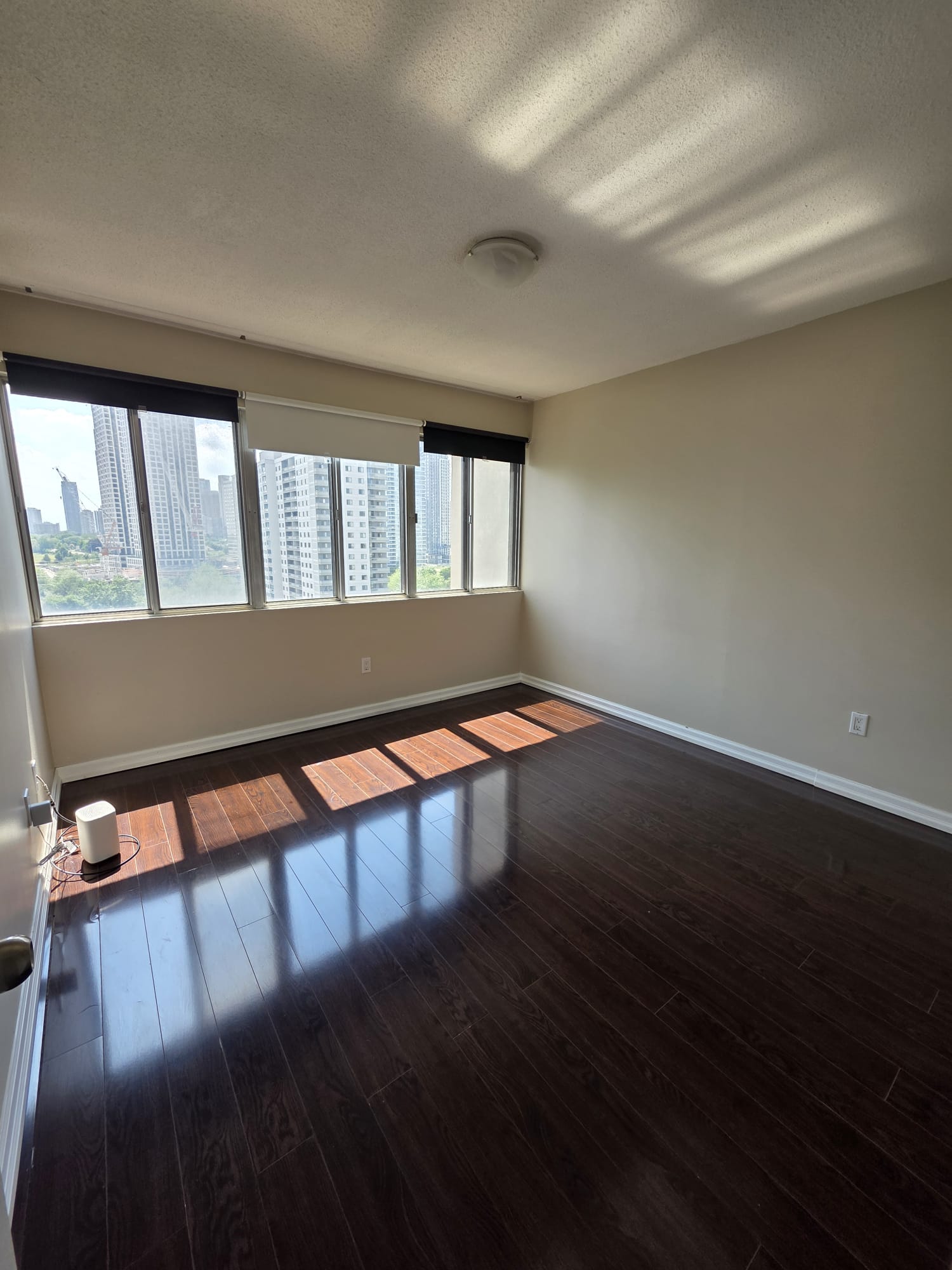 Habitacion Disponible | Downtown Mississauga