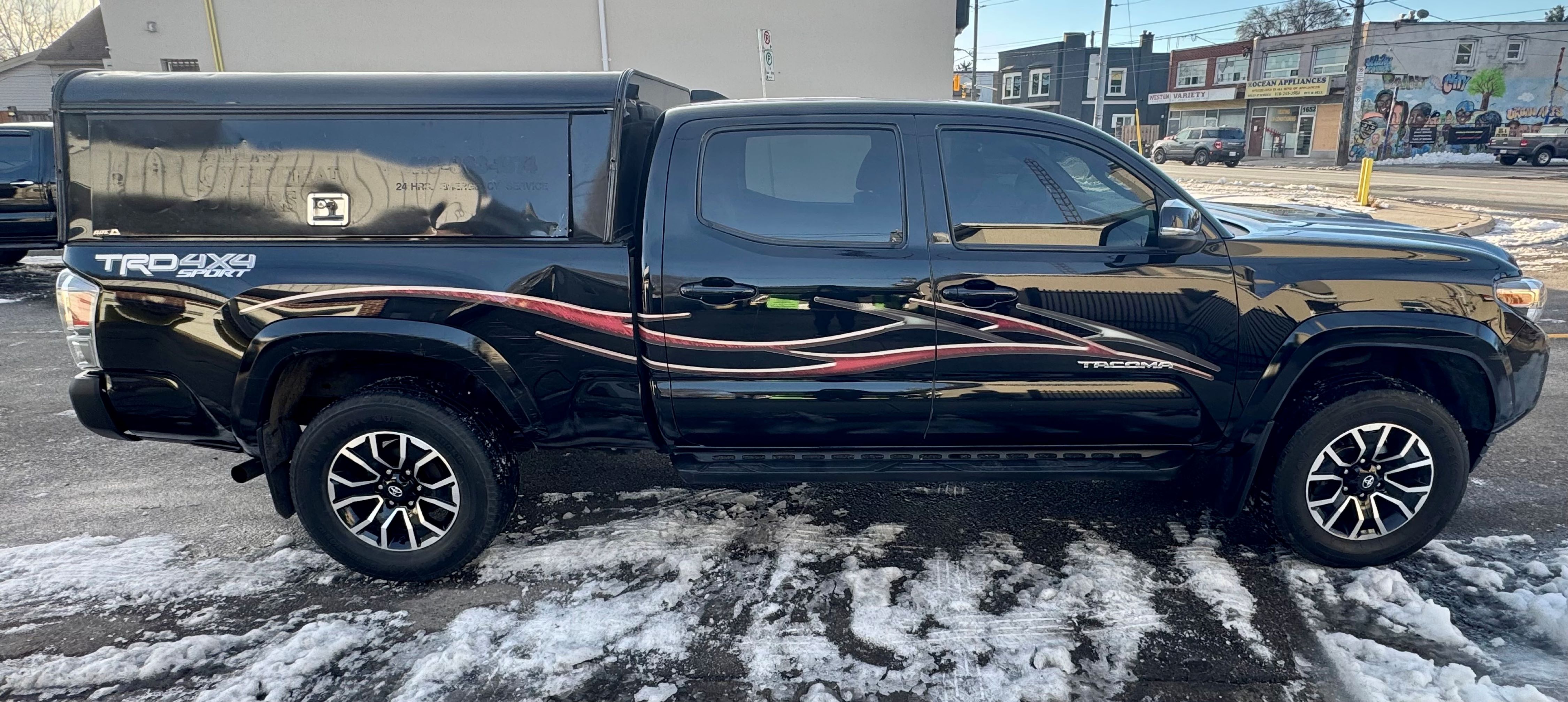 Toyota tacoma double cap 2021 for $29000