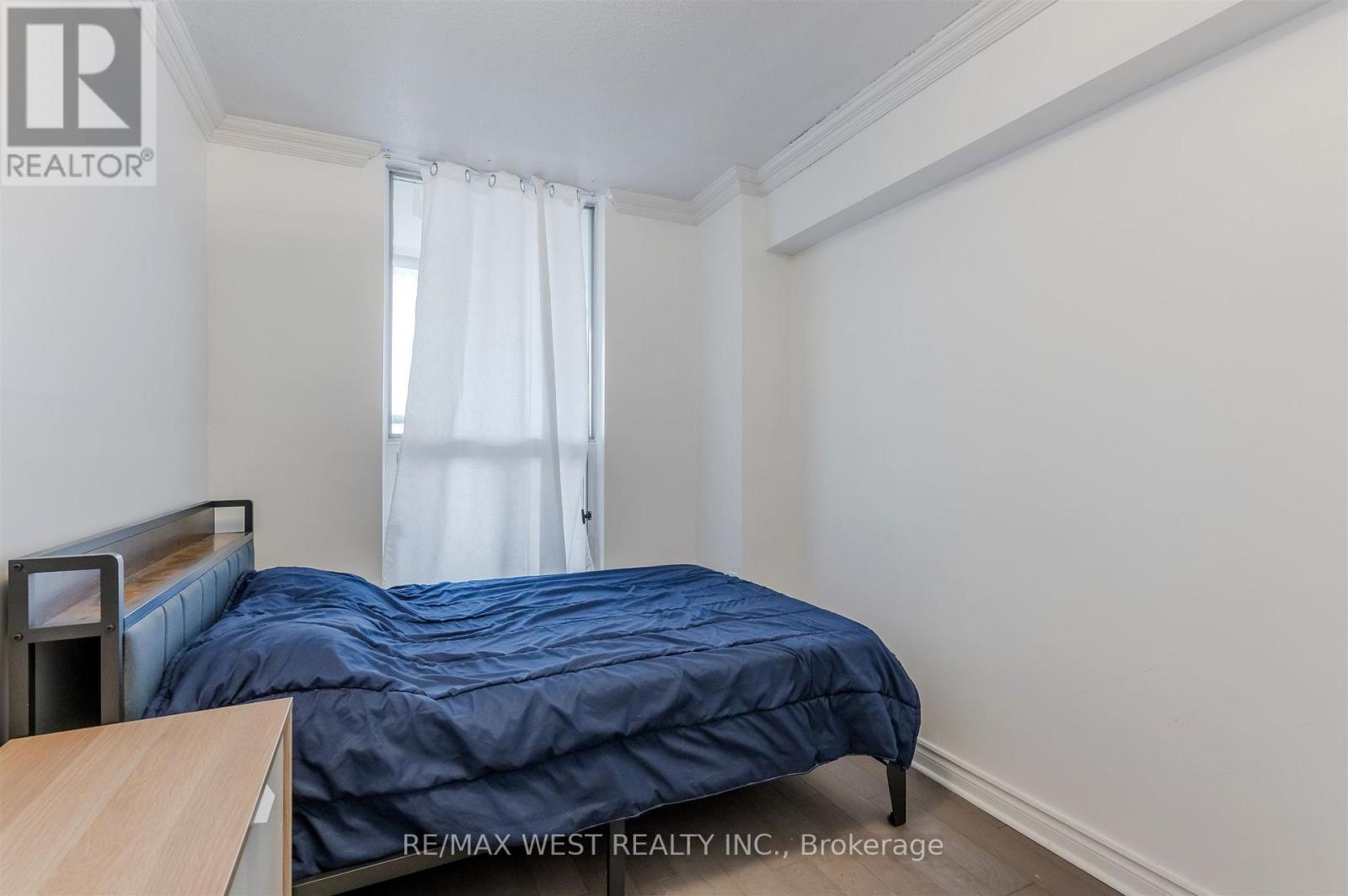 Amplio apartamento de 3 habitaciones cerca del Yorkdale Mall