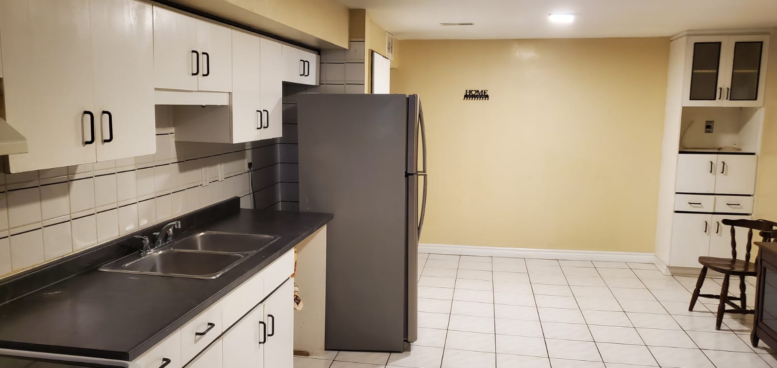 3 BEDROOM APARTMENT FOR RENT