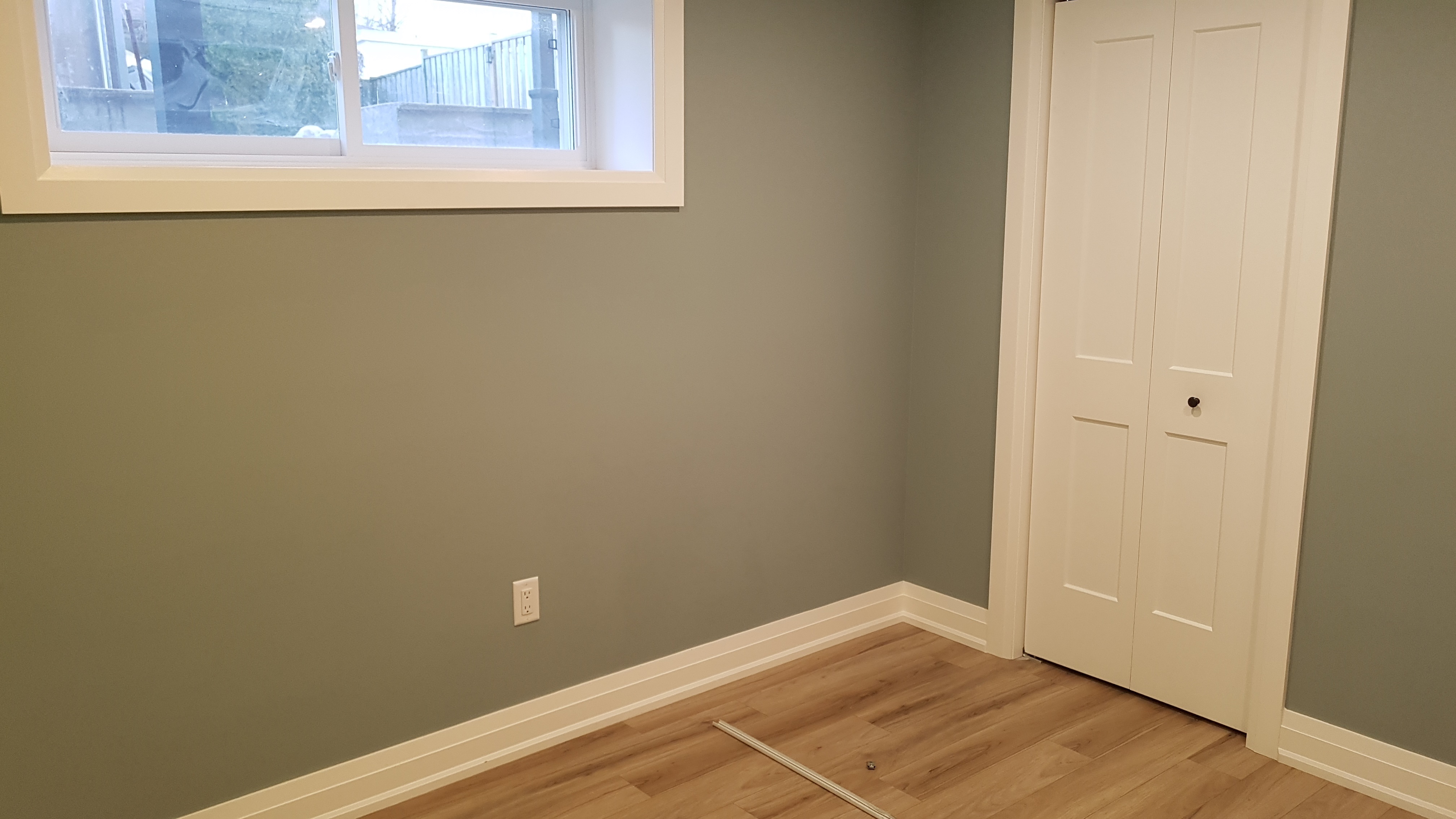 RENTO BASEMENT JANE / SHEPPARD