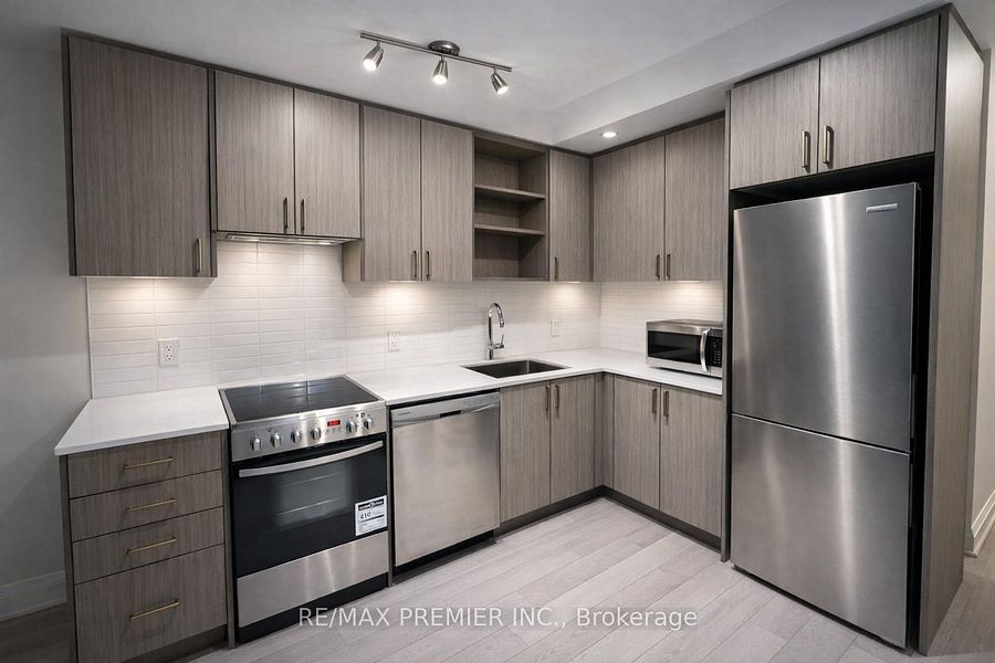 Rento Apartamento de 1+den en el area de Toronto (Downsview Park) 50 George Butchart Dr