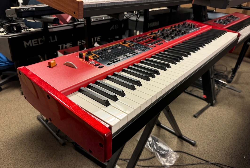 Venta Roland SPD-30BK Octopad Yamaha Motif 8 88 teclado de piano sintetizador de teclado