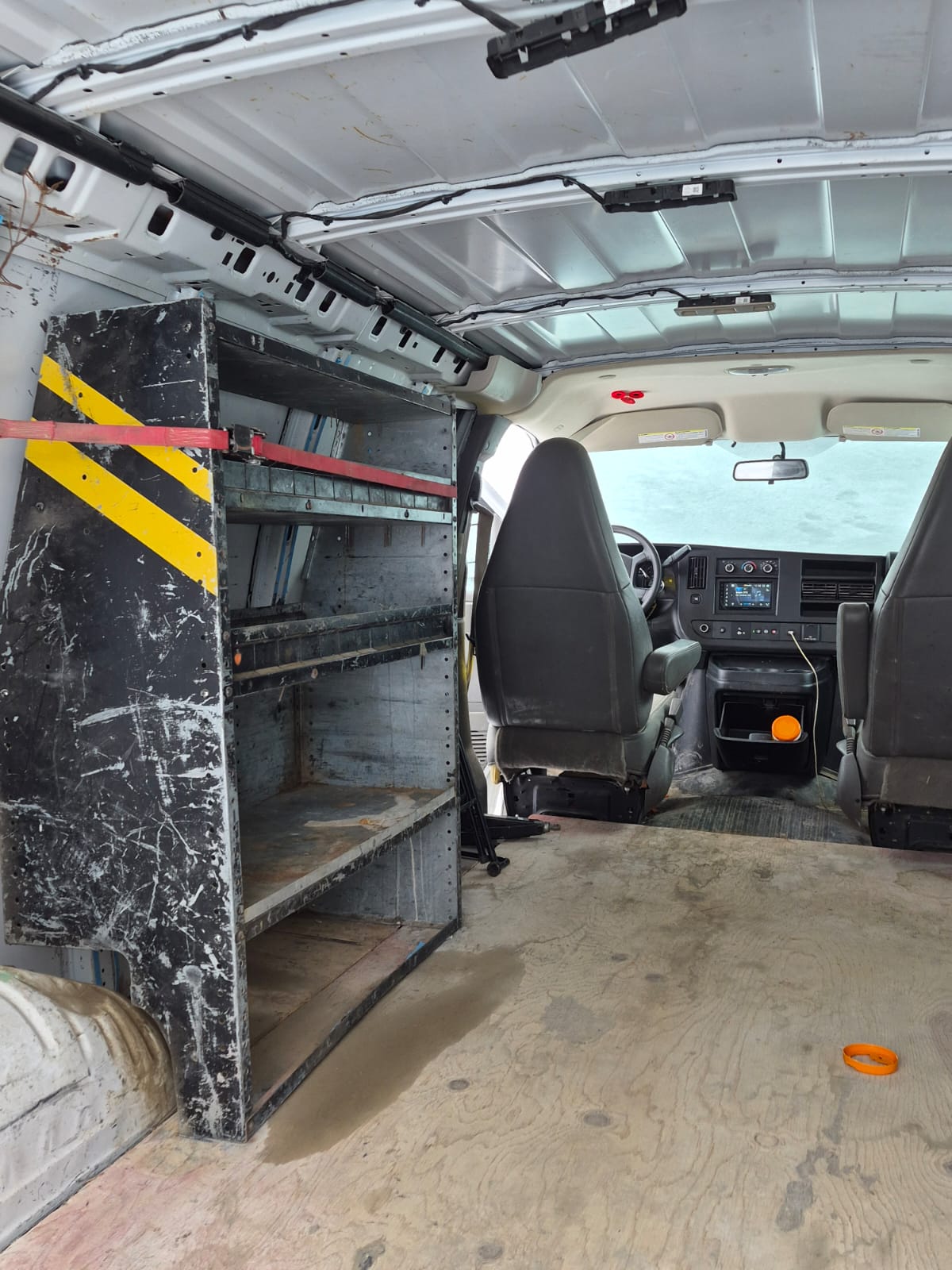 Vendo chevy van 2019 V6 Motor 4.3