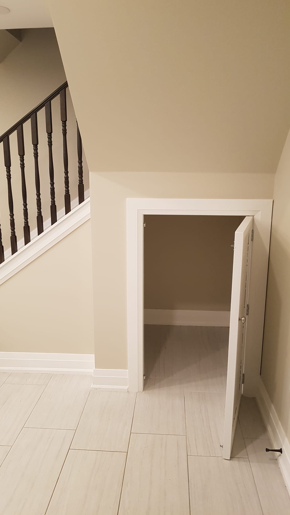 RENTO BASEMENT JANE / SHEPPARD