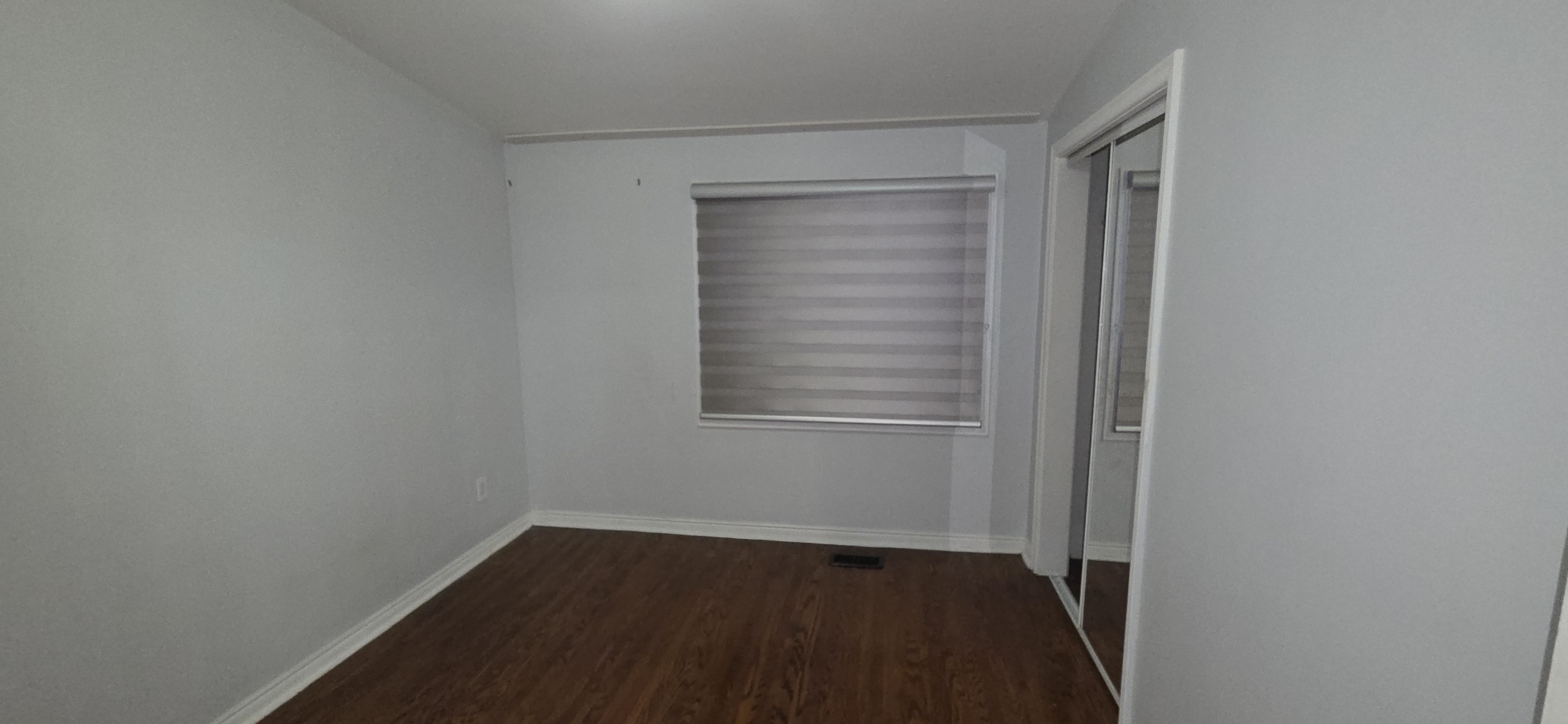 Casa 3 Habitaciones en Planta Principal – | Albion & Islington | 2 Estacionamientos