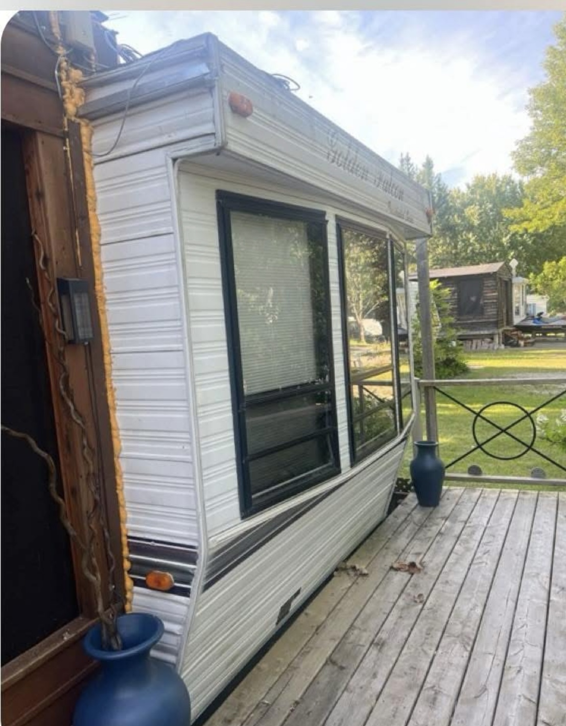 Trailer con adición de Venta