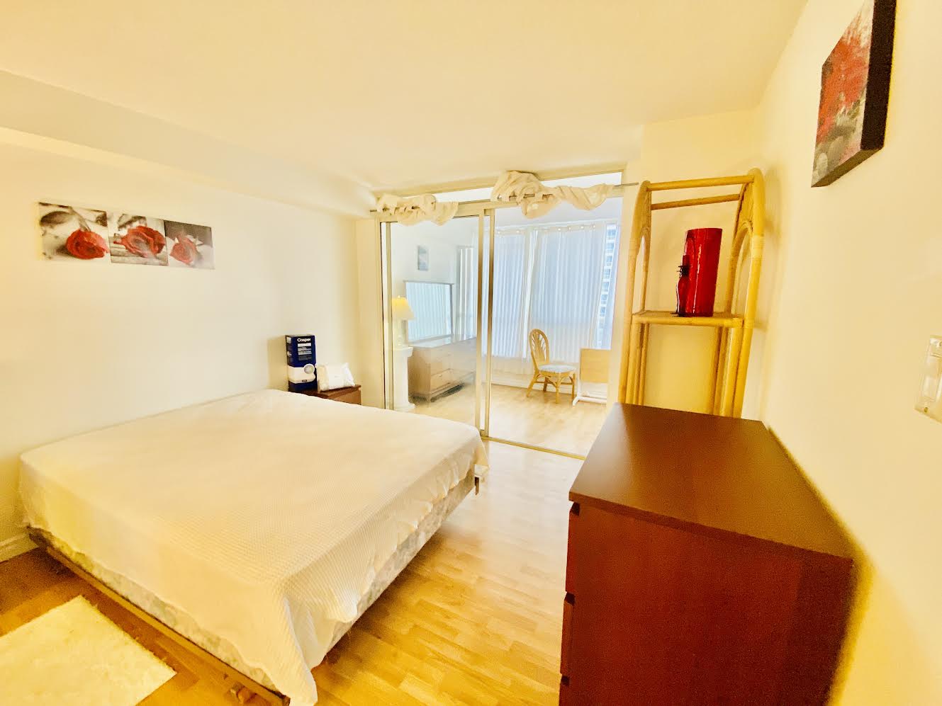 MISSISSAUGA CITY CENTRE: APARTAMENTO AMUEBLADO GRANDE CON TODAS LAS UTILIDADES INCLUIDAS