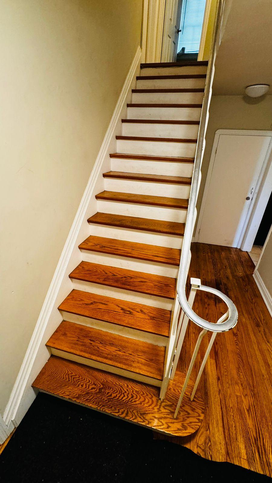 OFREZCO Yonge-Sheppard Casa amueblada con primero y segundo pisos; 3️⃣Recámaras; 2️⃣baños completos