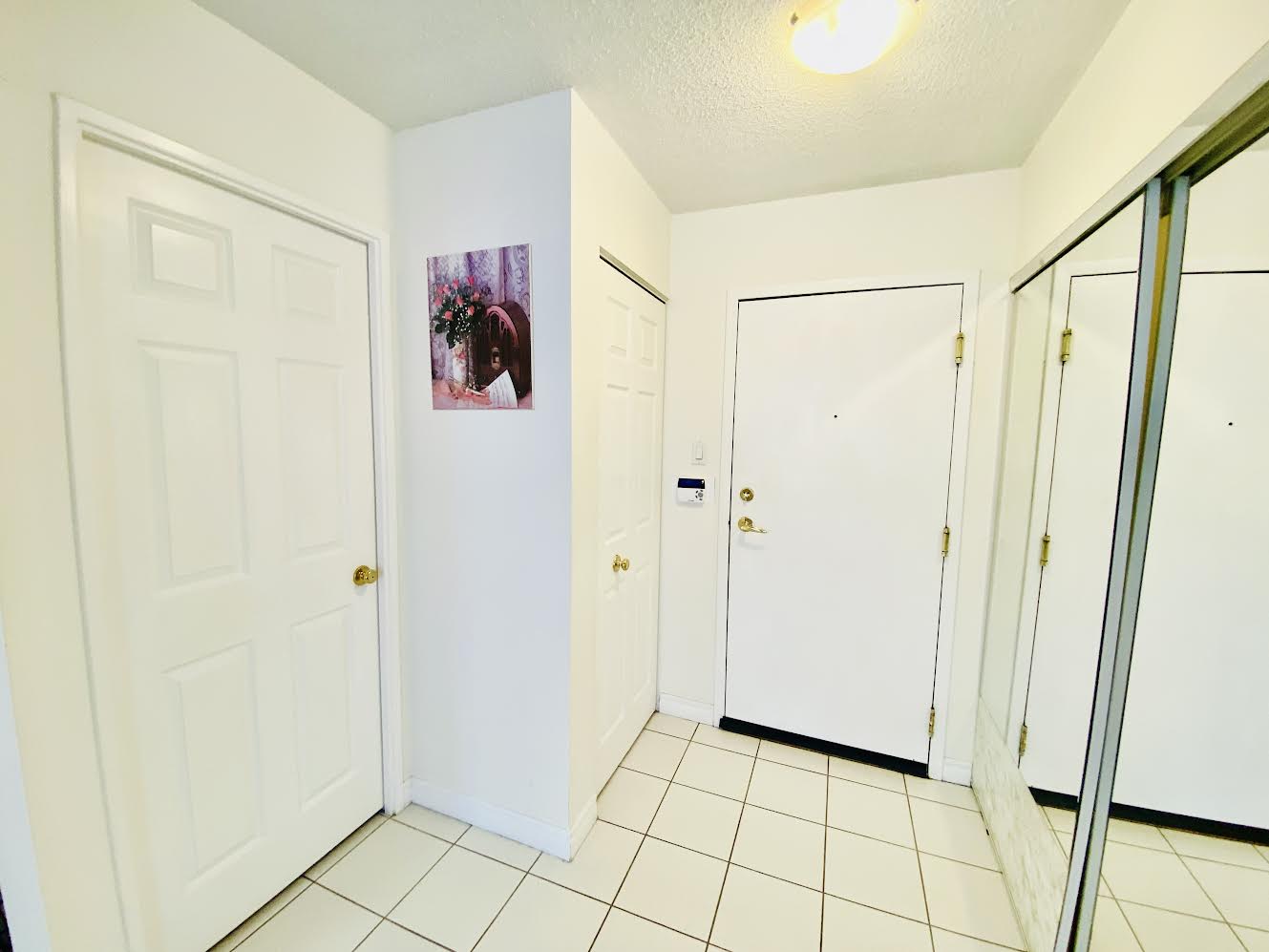 MISSISSAUGA CITY CENTRE: APARTAMENTO GRANDE CON TODAS LAS UTILIDADES INCLUIDAS