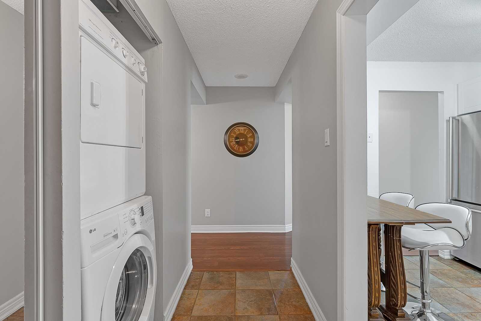 3 Habitaciones Disponible  en Etobicoke