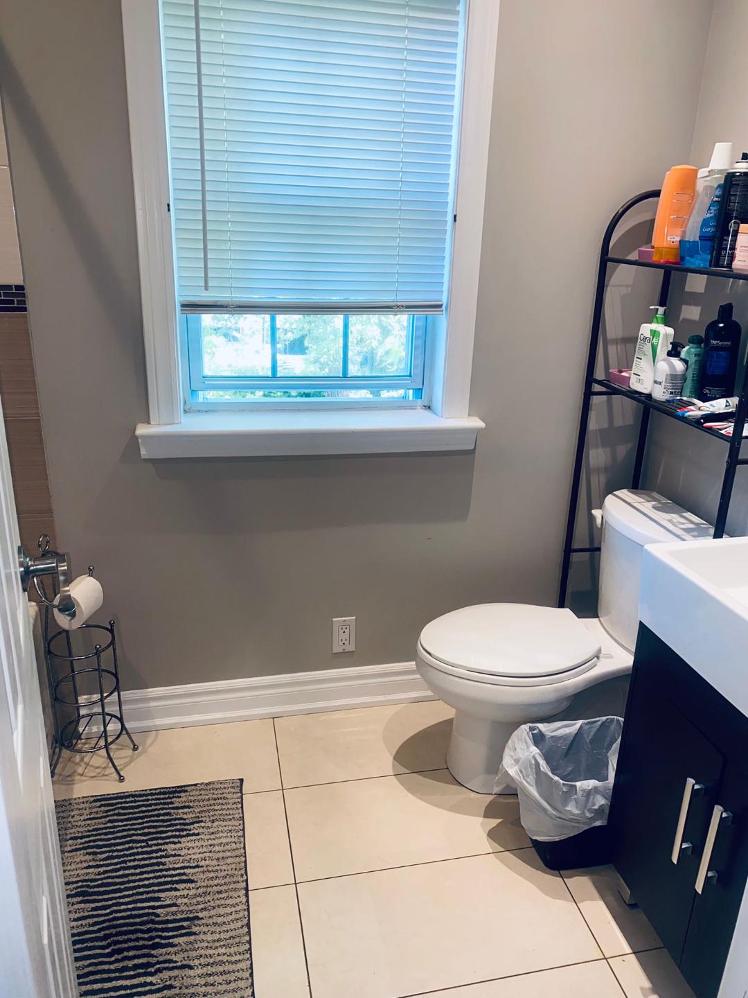 OFREZCO Yonge-Sheppard Casa amueblada con primero y segundo pisos; 3️⃣Recámaras; 2️⃣baños completos