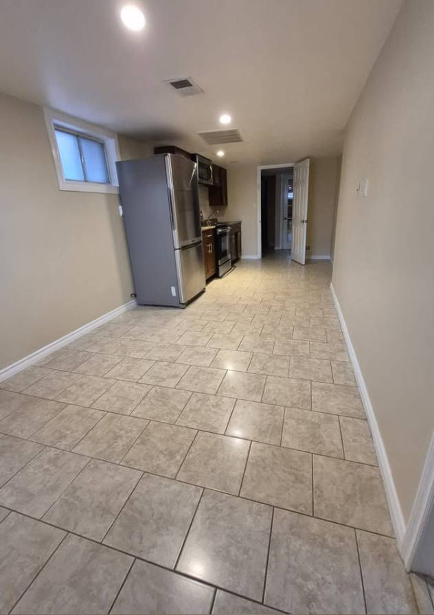 Apartamento de 1 Habitación en Basement para Renta