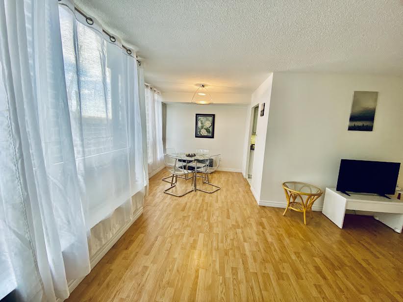 MISSISSAUGA CITY CENTRE: APARTAMENTO GRANDE CON TODAS LAS UTILIDADES INCLUIDAS.