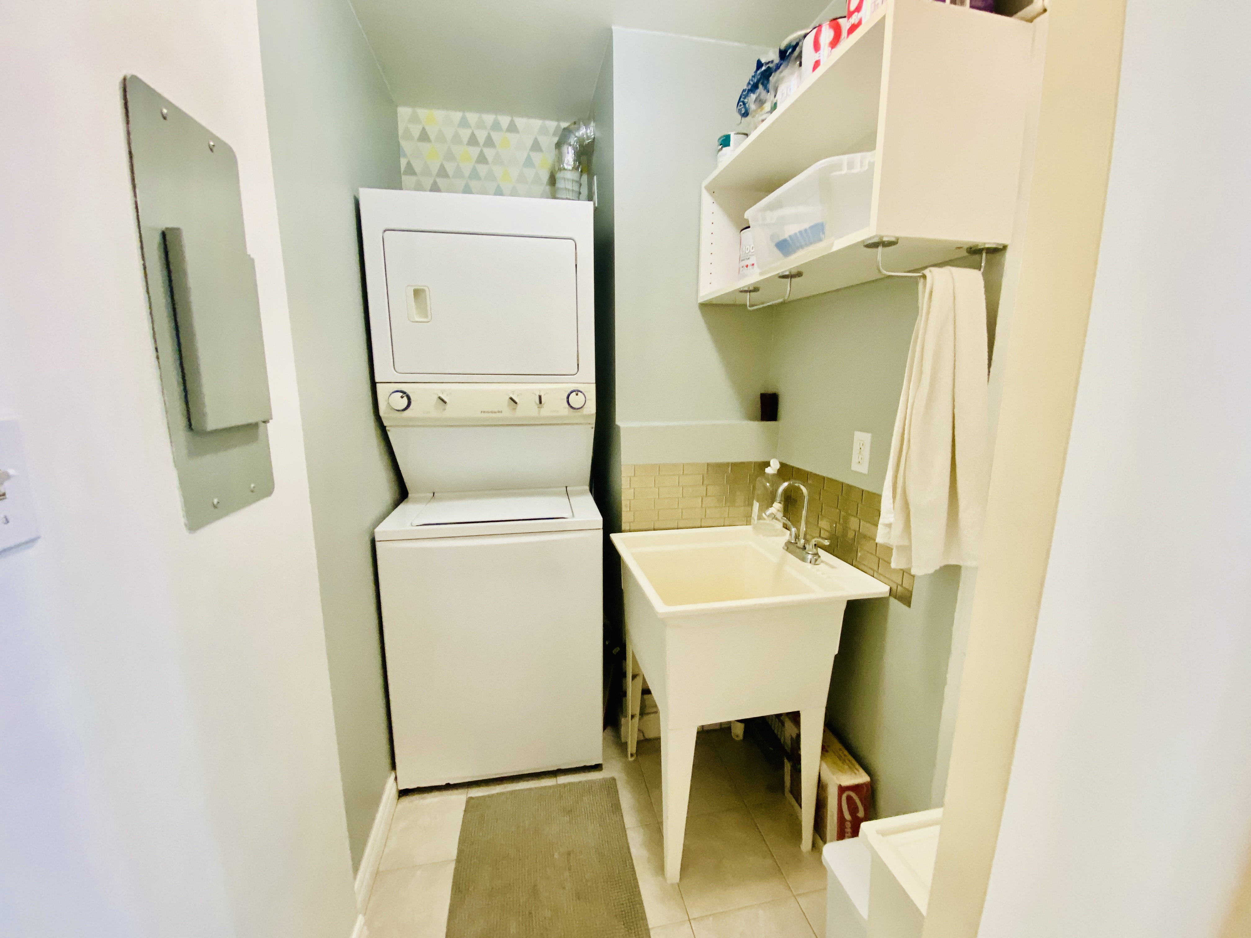 RENTO APARTAMENTO GRANDE EN TORONTO TODO INCLUIDO DISPONIBLE AHORA!