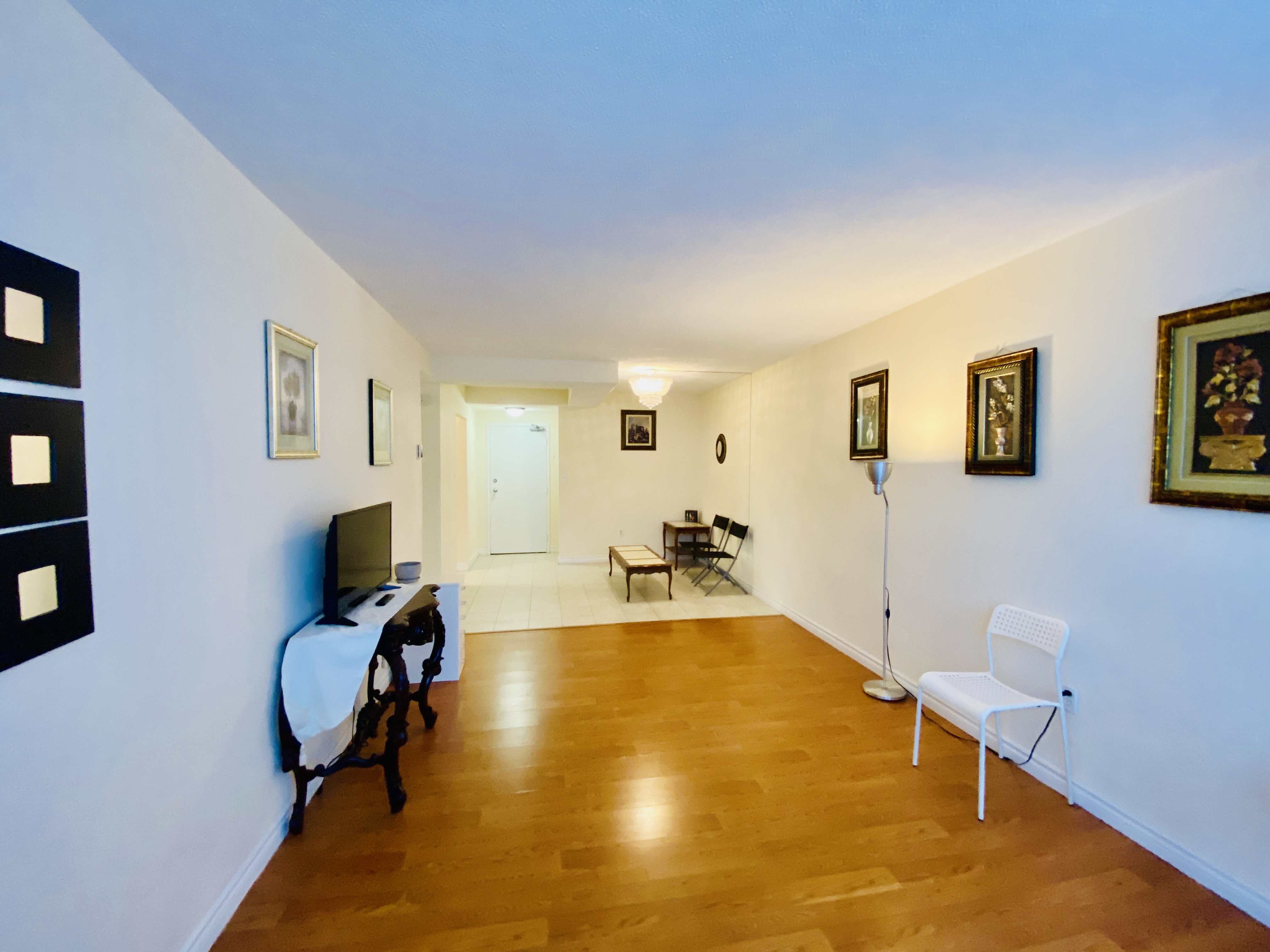 RENTO APARTAMENTO GRANDE EN TORONTO TODO INCLUIDO DISPONIBLE AHORA!