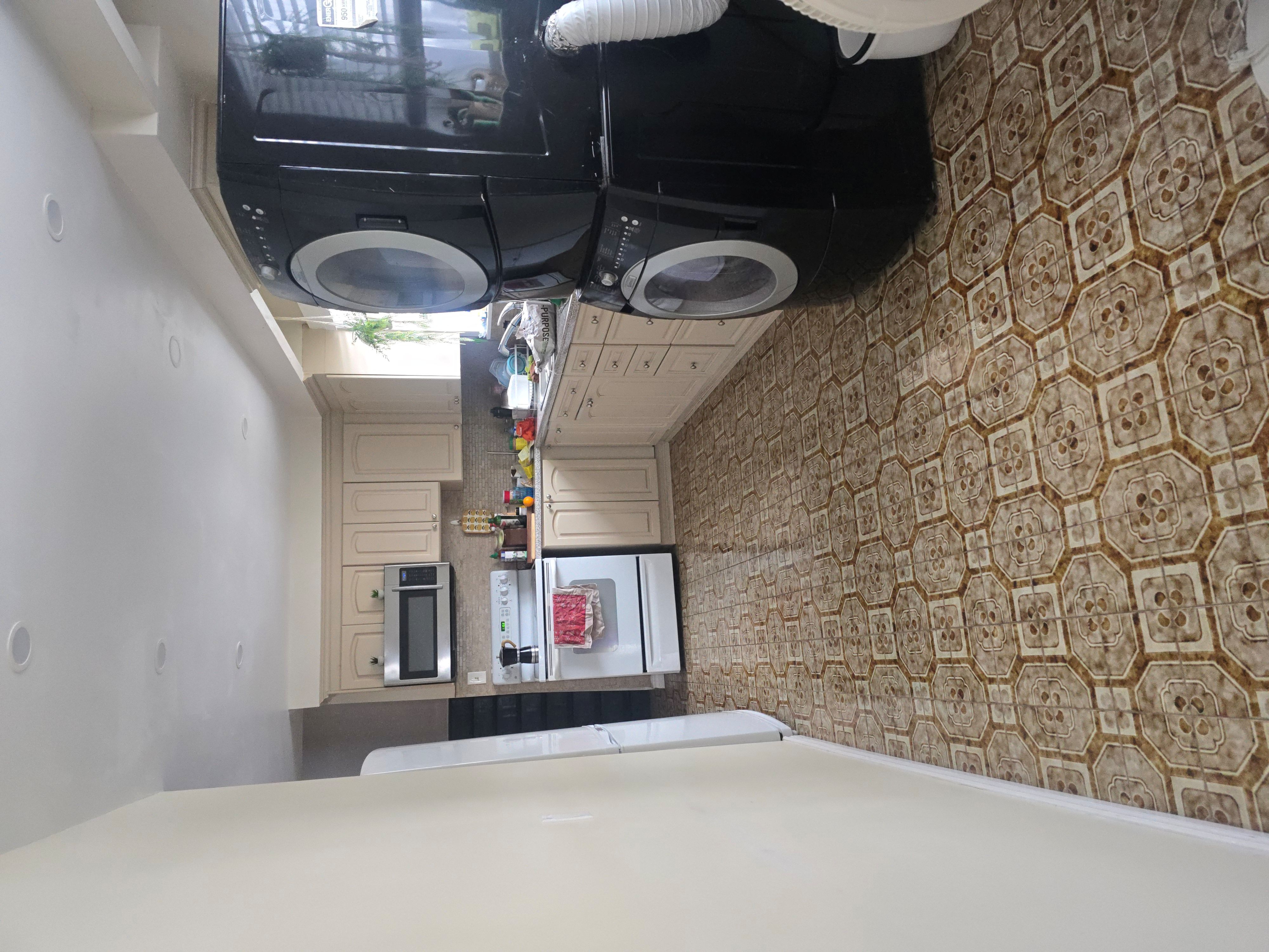 se renta habitacion zona de keele y sheppard